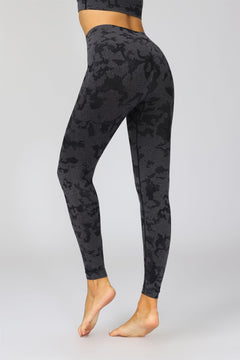 New camouflage seamless cropped pants with tiger pattern fitness pants, yoga suit, bra, and pants set