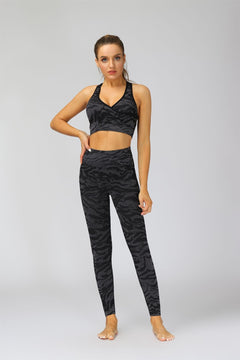 New camouflage seamless cropped pants with tiger pattern fitness pants, yoga suit, bra, and pants set