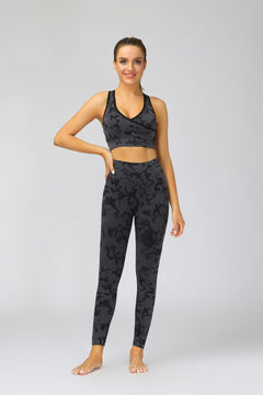 New camouflage seamless cropped pants with tiger pattern fitness pants, yoga suit, bra, and pants set