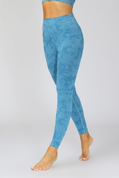 New camouflage seamless cropped pants with tiger pattern fitness pants, yoga suit, bra, and pants set